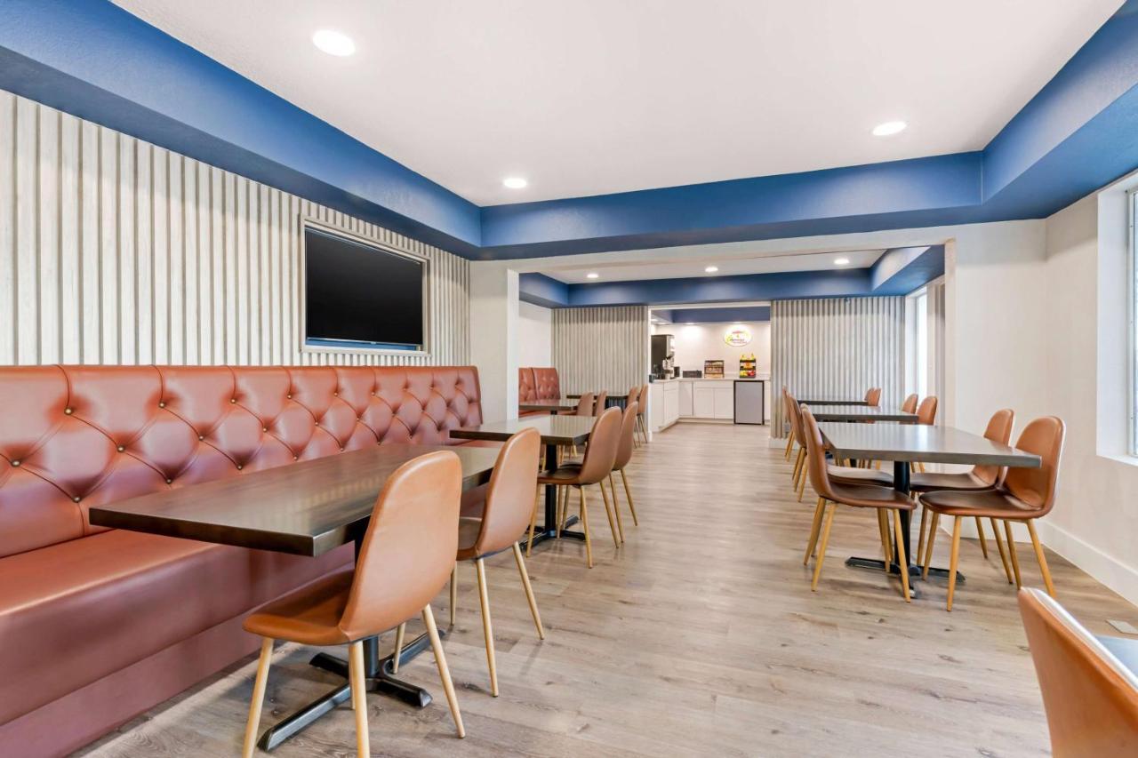 Williamsburg Super 8 By Wyndham Orlando Near Florida Mall מראה חיצוני תמונה