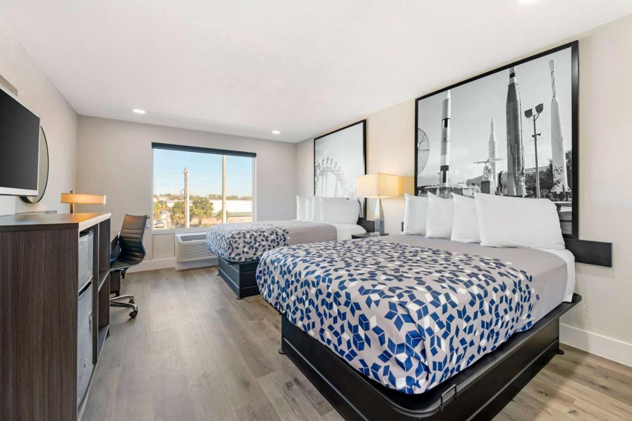 Williamsburg Super 8 By Wyndham Orlando Near Florida Mall מראה חיצוני תמונה