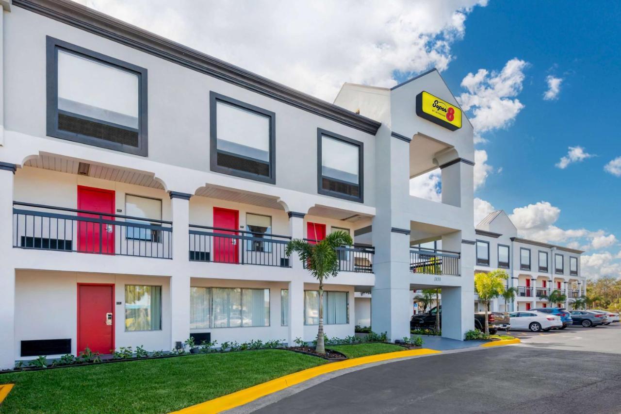 Williamsburg Super 8 By Wyndham Orlando Near Florida Mall מראה חיצוני תמונה