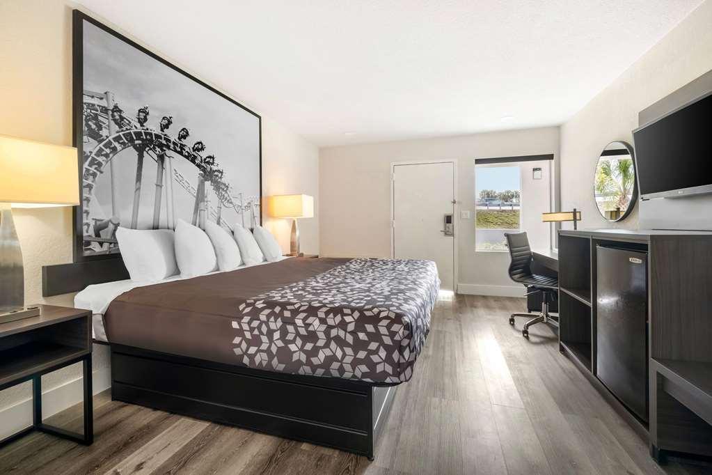 Williamsburg Super 8 By Wyndham Orlando Near Florida Mall חדר תמונה