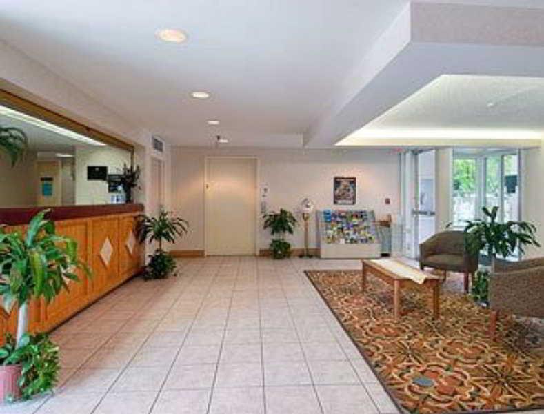 Williamsburg Super 8 By Wyndham Orlando Near Florida Mall מראה פנימי תמונה